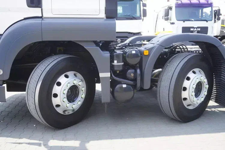MAN TGS 35.420 8×2 / Rama 6.4 m / 3 osie skrętne zdjęcie 9