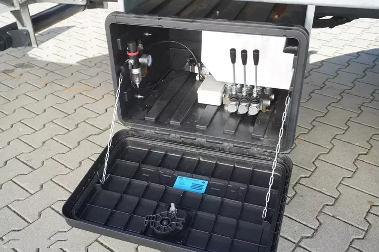 Mercedes Actros 1840 E6 4×2 / NOWA zabudowa Laweta 9.25 m / Kabina salonka zdjęcie 15