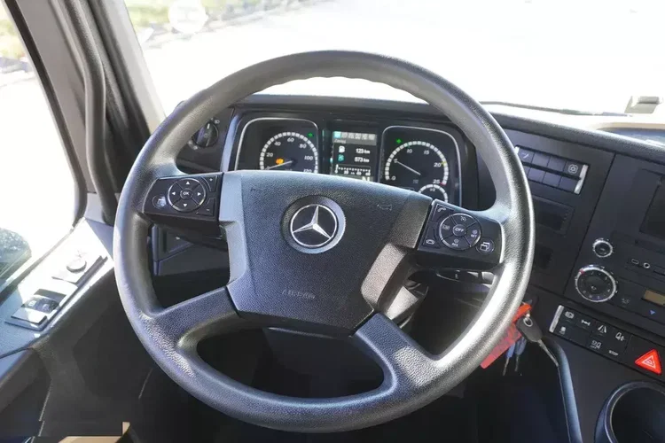 Mercedes Actros 1840 E6 4×2 / NOWA zabudowa Laweta 9.25 m / Kabina salonka zdjęcie 24