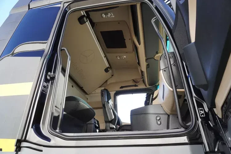 Mercedes Actros 1840 E6 4×2 / NOWA zabudowa Laweta 9.25 m / Kabina salonka zdjęcie 28