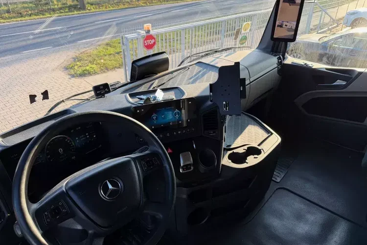 Mercedes ACTROS 1845 Zestaw przestrzenny przejazdowy120m3 zdjęcie 12
