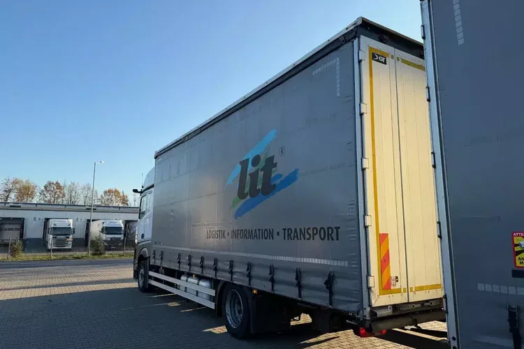 Mercedes ACTROS 1845 Zestaw przestrzenny przejazdowy120m3 zdjęcie 9