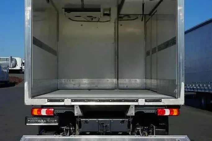 Mercedes ATEGO / 1223 / ACC / EURO 6 / CHŁODNIA + WINDA / MULTITEMPERATURA zdjęcie 10