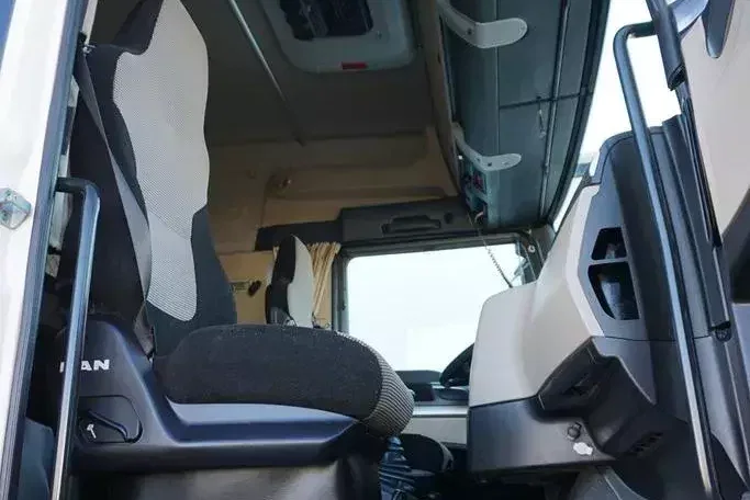 MAN TGX / 26.420 / 6 x 2 / SKRZYNIOWY + HDS / PALFINGER PK 48002 / + PRZYCZEPA zdjęcie 10