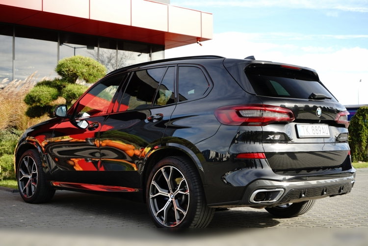 BMW X5 xDrive30d / 2022 ROK / 4X4 / M-PAKIET / POLSKI SALON / zdjęcie 11