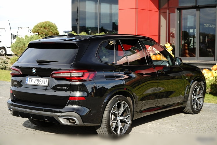 BMW X5 xDrive30d / 2022 ROK / 4X4 / M-PAKIET / POLSKI SALON / zdjęcie 16