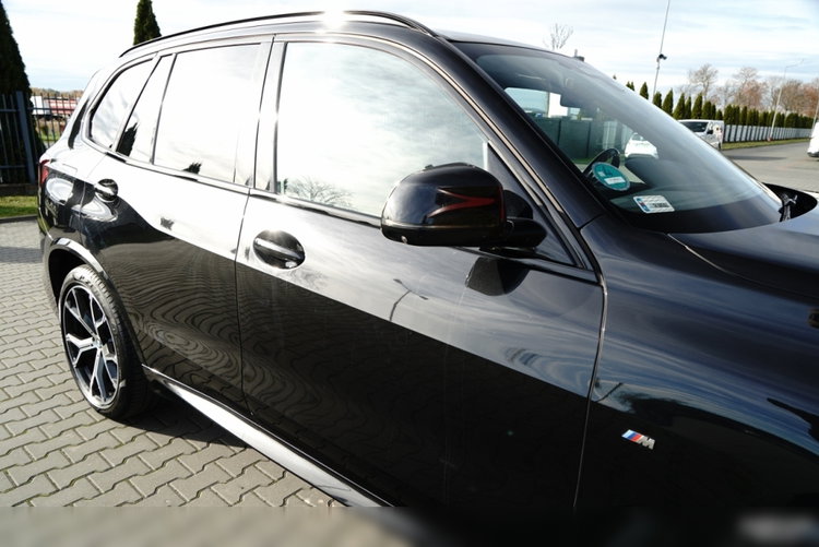 BMW X5 xDrive30d / 2022 ROK / 4X4 / M-PAKIET / POLSKI SALON / zdjęcie 25