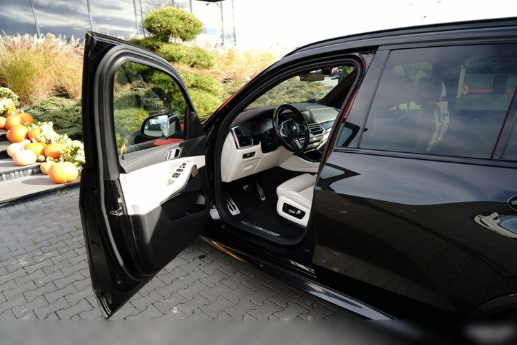 BMW X5 xDrive30d / 2022 ROK / 4X4 / M-PAKIET / POLSKI SALON / zdjęcie 30