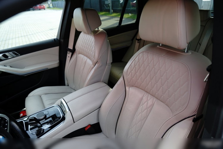 BMW X5 xDrive30d / 2022 ROK / 4X4 / M-PAKIET / POLSKI SALON / zdjęcie 33