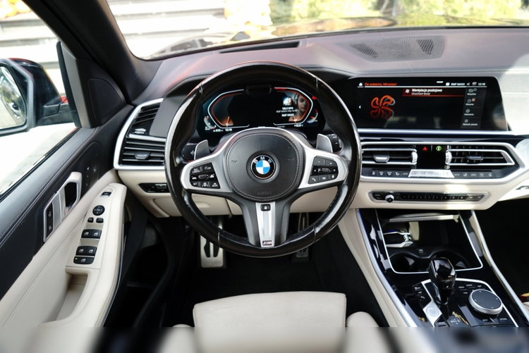 BMW X5 xDrive30d / 2022 ROK / 4X4 / M-PAKIET / POLSKI SALON / zdjęcie 35