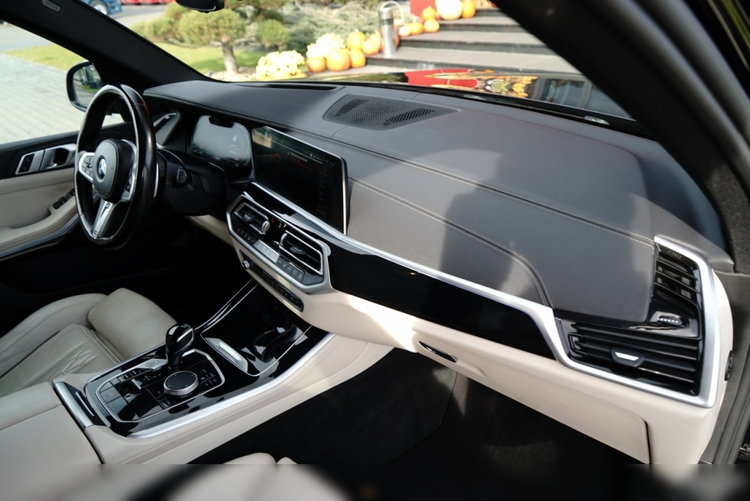 BMW X5 xDrive30d / 2022 ROK / 4X4 / M-PAKIET / POLSKI SALON / zdjęcie 42