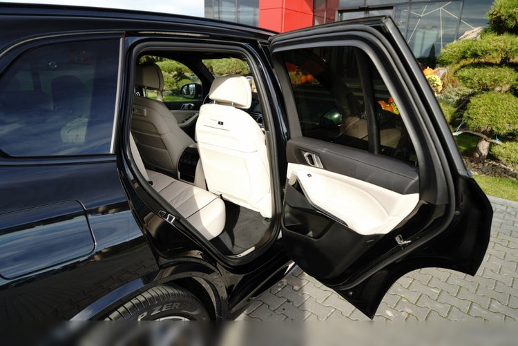 BMW X5 xDrive30d / 2022 ROK / 4X4 / M-PAKIET / POLSKI SALON / zdjęcie 50