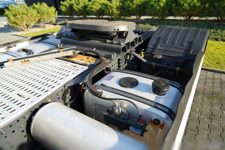 Iveco S-WAY 510 / RETARDER / HYDRAULIKA / KLIMA POSTOJOWA / OPONY 100%  zdjęcie 12