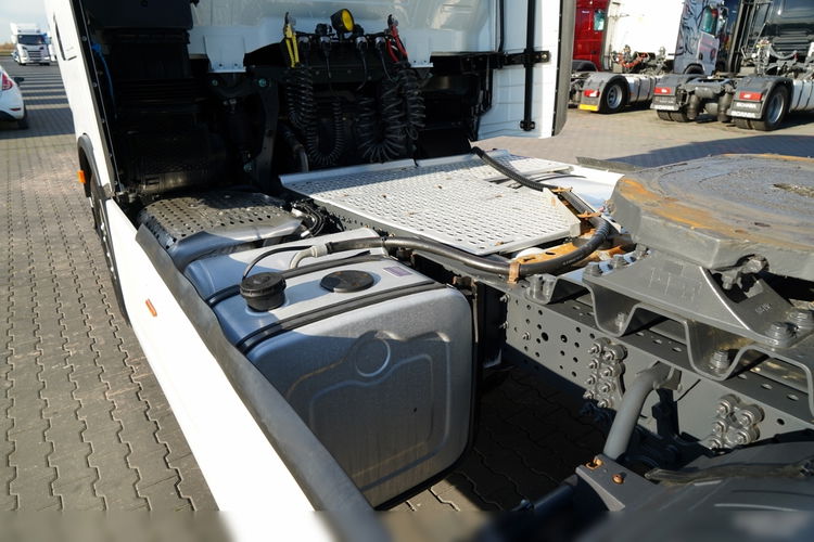 Iveco S-WAY 510 / RETARDER / HYDRAULIKA / KLIMA POSTOJOWA / OPONY 100%  zdjęcie 13