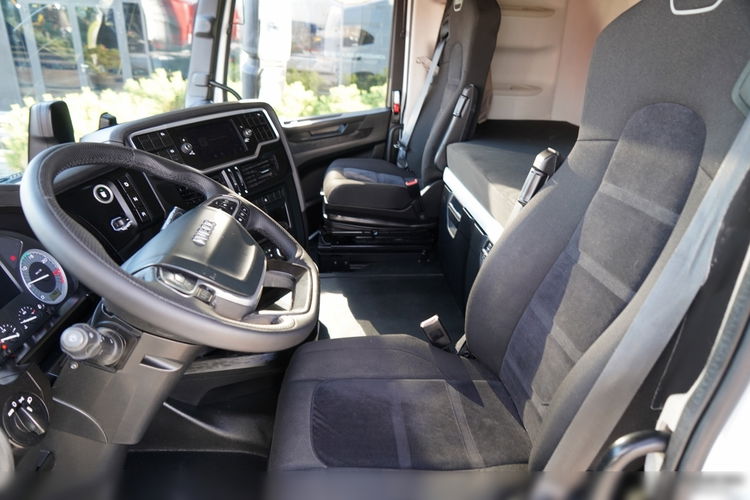 Iveco S-WAY 510 / RETARDER / HYDRAULIKA / KLIMA POSTOJOWA / OPONY 100%  zdjęcie 23