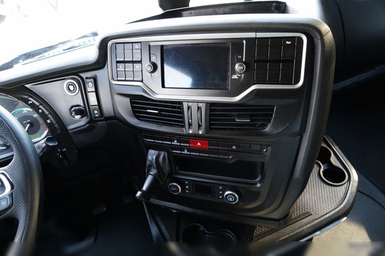 Iveco S-WAY 510 / RETARDER / HYDRAULIKA / KLIMA POSTOJOWA / OPONY 100%  zdjęcie 29