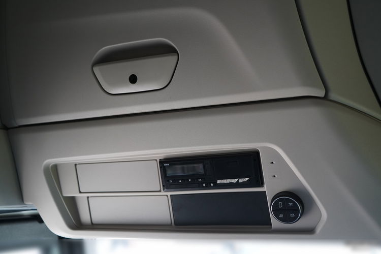 Iveco S-WAY 510 / RETARDER / HYDRAULIKA / KLIMA POSTOJOWA / OPONY 100%  zdjęcie 32