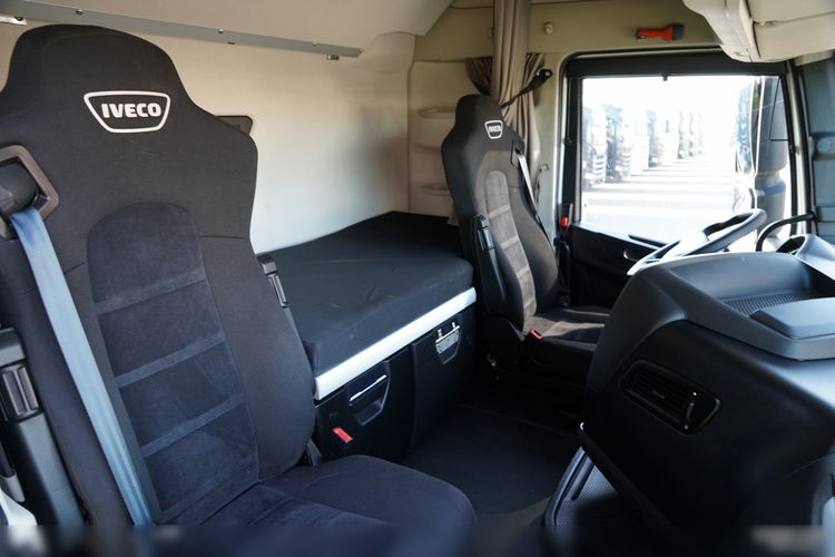 Iveco S-WAY 510 / RETARDER / HYDRAULIKA / KLIMA POSTOJOWA / OPONY 100%  zdjęcie 34