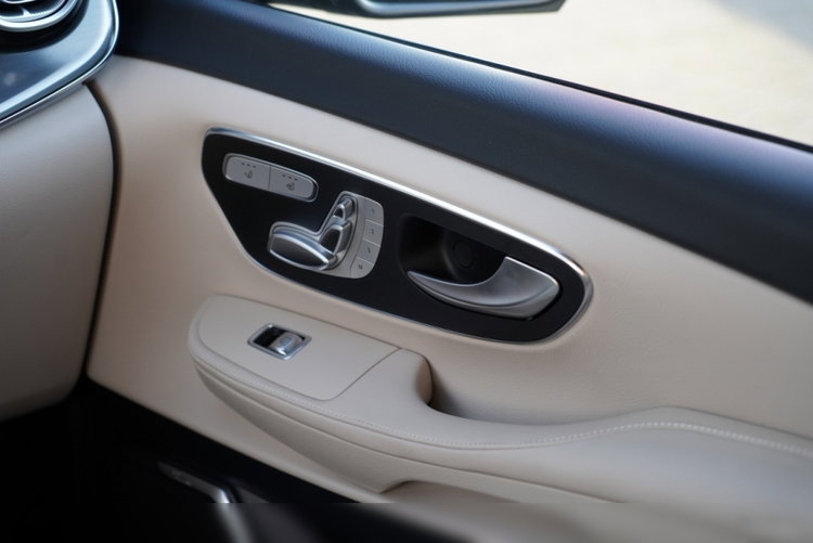 Mercedes -Benz V-Class V 300 d EXCLUSIVE long zdjęcie 43