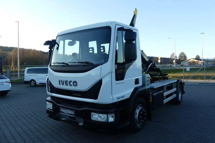 Iveco EUROCARGO 120E-220 / HAKOWIEC / EURO 6 / 48 tys km / MANUAL / zdjęcie 1