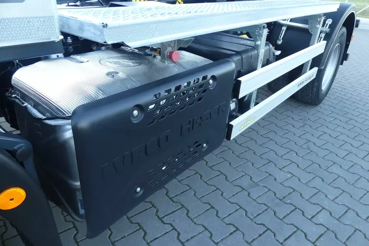 Iveco EUROCARGO 120E-220 / HAKOWIEC / EURO 6 / 48 tys km / MANUAL / zdjęcie 21