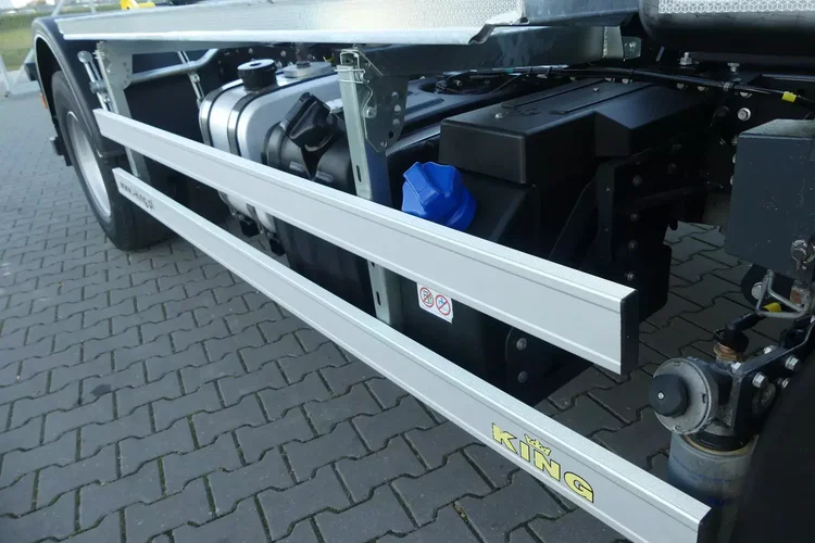 Iveco EUROCARGO 120E-220 / HAKOWIEC / EURO 6 / 48 tys km / MANUAL / zdjęcie 24