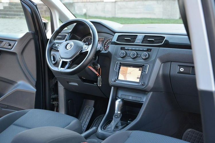 Volkswagen Caddy DSG Duża Navi Kamera Klimatronic Relingi Oryginał z Niemiec zdjęcie 20