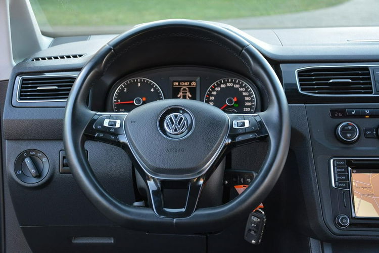 Volkswagen Caddy DSG Duża Navi Kamera Klimatronic Relingi Oryginał z Niemiec zdjęcie 25