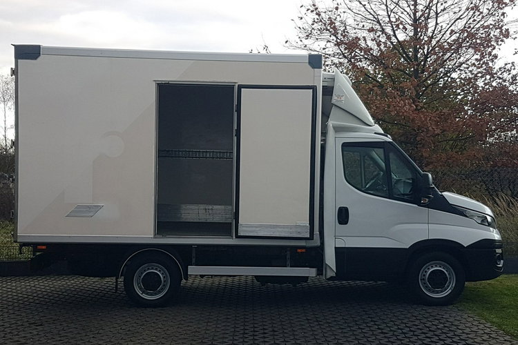 Iveco Daily 6EP CHŁODNIA MROŹNIA IZOTERMA AGREGAT THERMO KING V-200 MAX GRZANIE zdjęcie 39