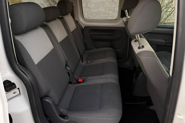 Volkswagen Caddy 2.0 MPI 109 KM MAXI 7 osobowy Zarejestrowany zdjęcie 10