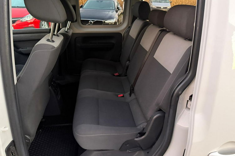 Volkswagen Caddy 2.0 MPI 109 KM MAXI 7 osobowy Zarejestrowany zdjęcie 17