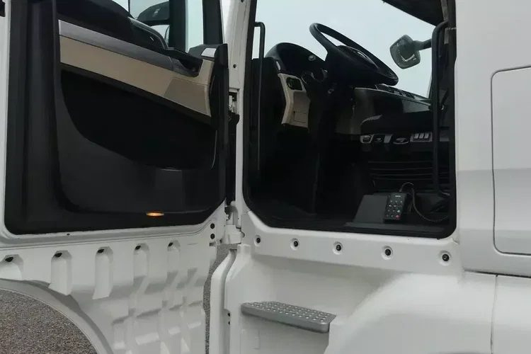 MAN TGX 26.460 / ZESTAW PRZEJAZDOWY / WINDA / KLIMA POSTOJOWA / zdjęcie 29