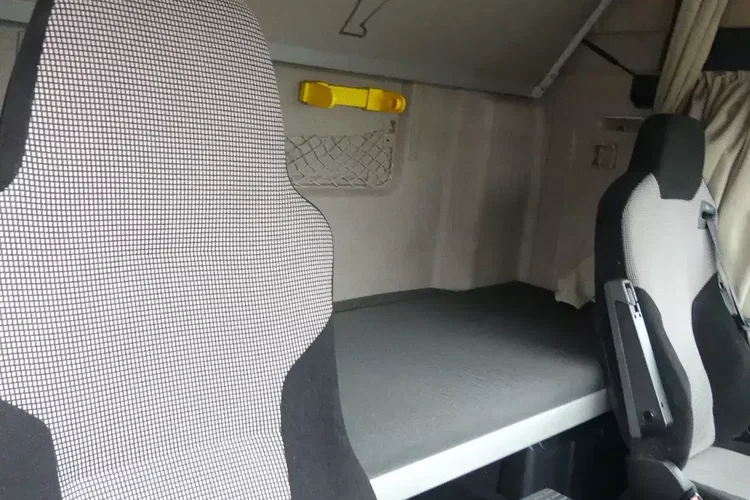 MAN TGX 26.460 / ZESTAW PRZEJAZDOWY / WINDA / KLIMA POSTOJOWA / zdjęcie 33