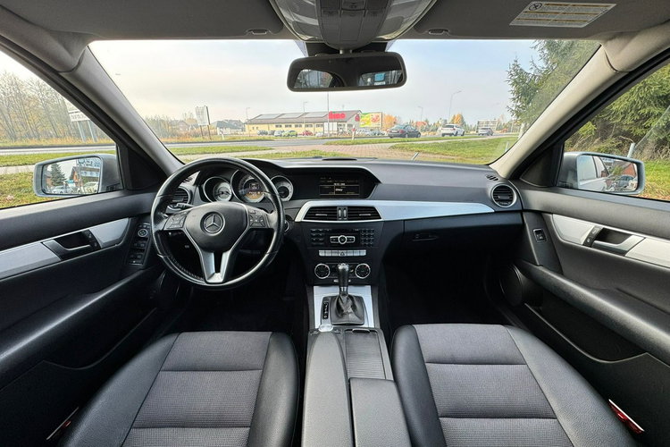 Mercedes C 180 Automat Diesel Niski Przebieg zdjęcie 18