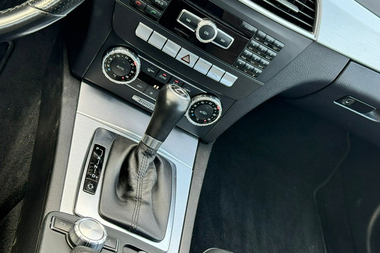 Mercedes C 180 Automat Diesel Niski Przebieg zdjęcie 22
