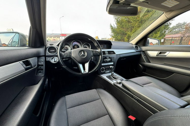 Mercedes C 180 Automat Diesel Niski Przebieg zdjęcie 25