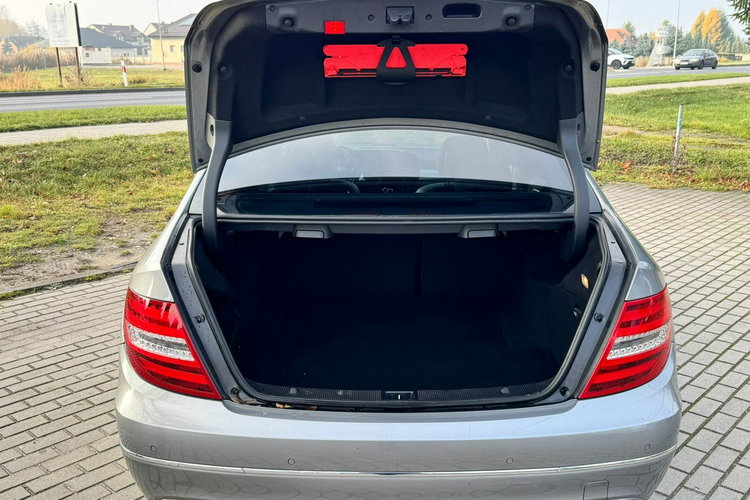 Mercedes C 180 Automat Diesel Niski Przebieg zdjęcie 29
