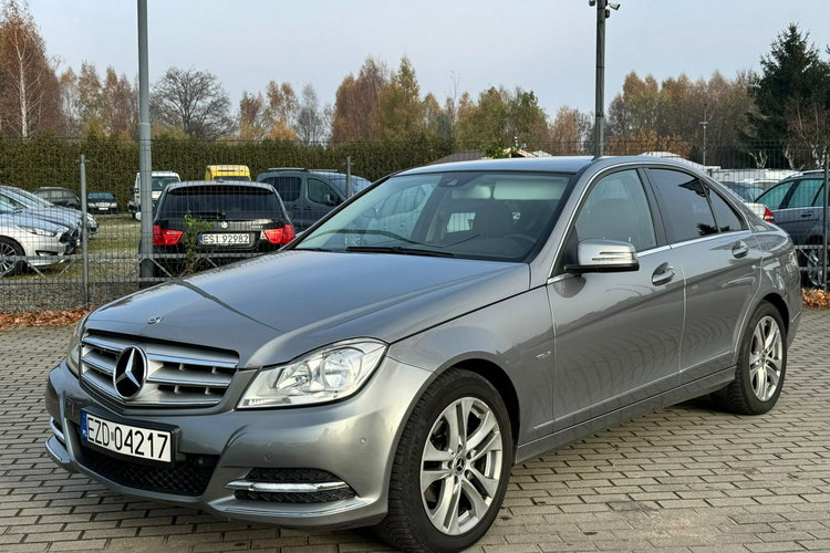 Mercedes C 180 Automat Diesel Niski Przebieg zdjęcie 9