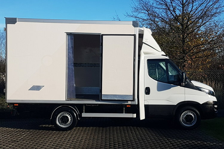 Iveco Daily 6EP CHŁODNIA MROŹNIA IZOTERMA AGREGAT THERMO KING V-200 MAX GRZANIE zdjęcie 18