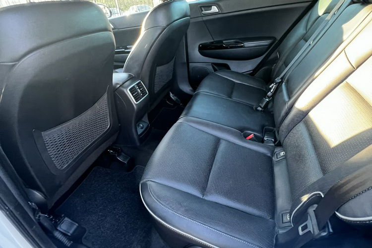 Kia Sportage Zadbana, dobrze wyposażona zdjęcie 12