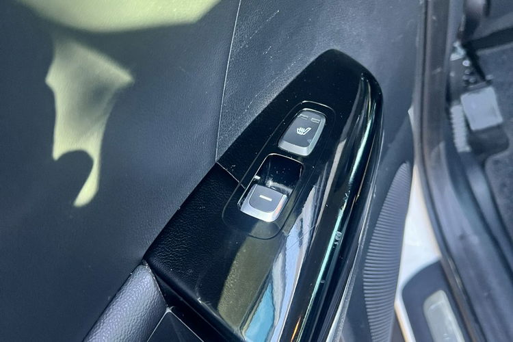 Kia Sportage Zadbana, dobrze wyposażona zdjęcie 33