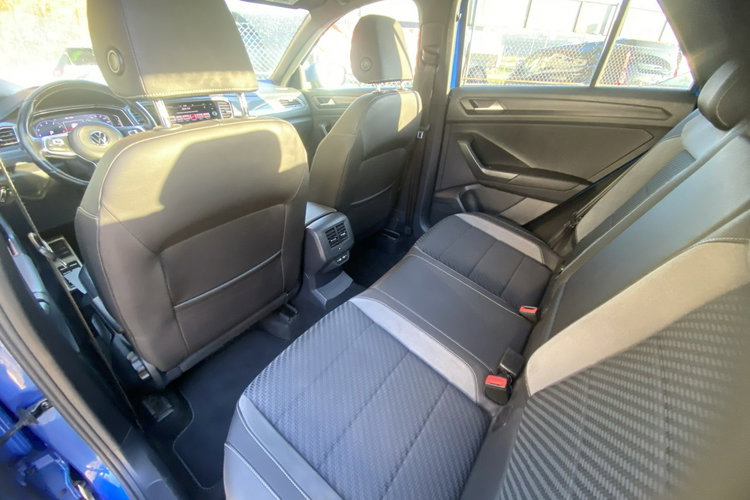 Volkswagen T-Roc R-Line 1.5tsi automat 150 KM polski salon bezwypadkowy max wersja gwar zdjęcie 27