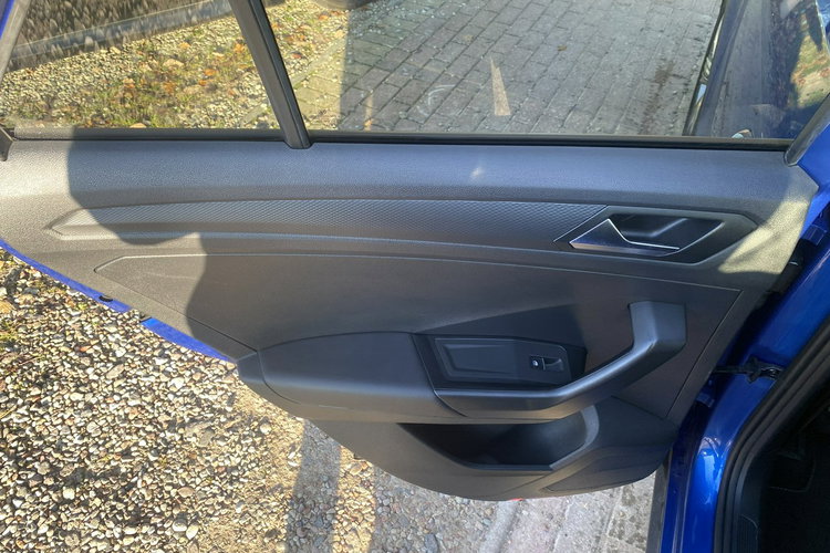 Volkswagen T-Roc R-Line 1.5tsi automat 150 KM polski salon bezwypadkowy max wersja gwar zdjęcie 29