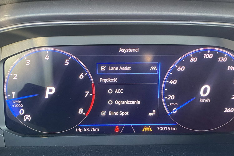 Volkswagen T-Roc R-Line 1.5tsi automat 150 KM polski salon bezwypadkowy max wersja gwar zdjęcie 32