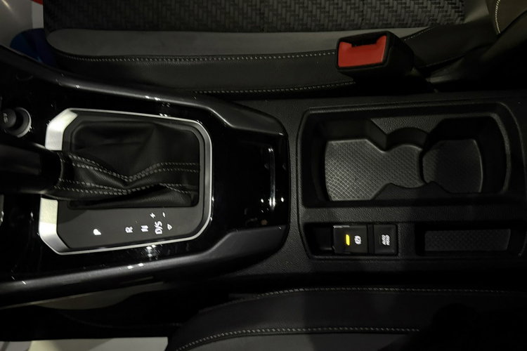 Volkswagen T-Roc R-Line 1.5tsi automat 150 KM polski salon bezwypadkowy max wersja gwar zdjęcie 52