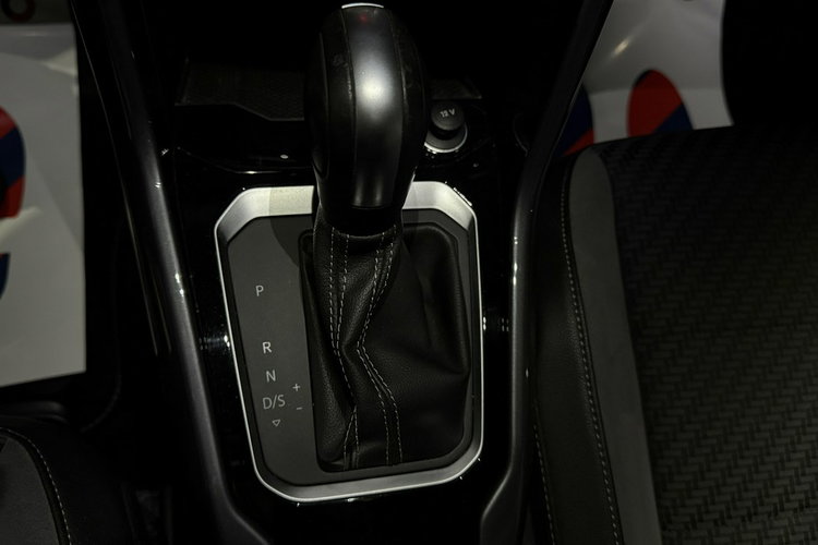 Volkswagen T-Roc R-Line 1.5tsi automat 150 KM polski salon bezwypadkowy max wersja gwar zdjęcie 59