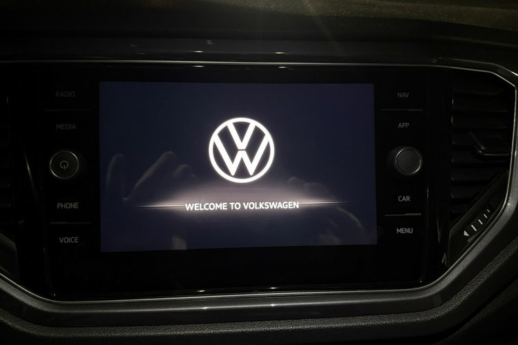 Volkswagen T-Roc R-Line 1.5tsi automat 150 KM polski salon bezwypadkowy max wersja gwar zdjęcie 62