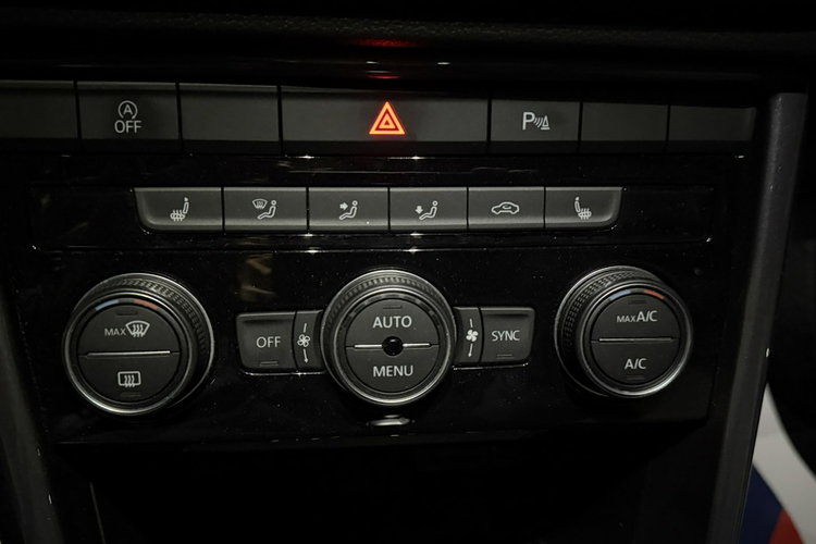 Volkswagen T-Roc R-Line 1.5tsi automat 150 KM polski salon bezwypadkowy max wersja gwar zdjęcie 63