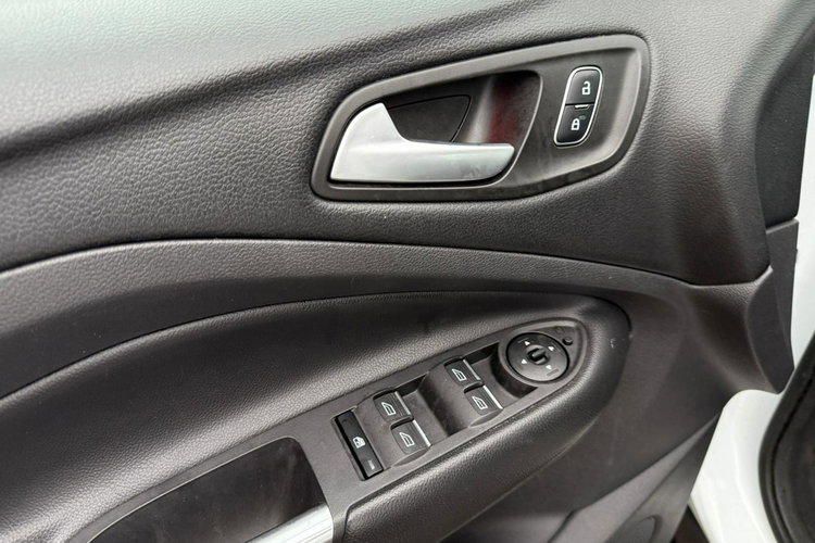 Ford Kuga 2019 Facelift Titanium 1.5 EcoBoost AWD 4x4175KM Automat zdjęcie 17