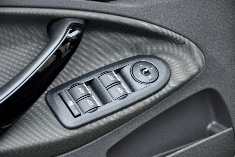 Ford Kuga 2.0TDCI(140KM) Xenon Led Navi Kamera Panorama Skóry El.Fotel Alu17"ASO zdjęcie 37